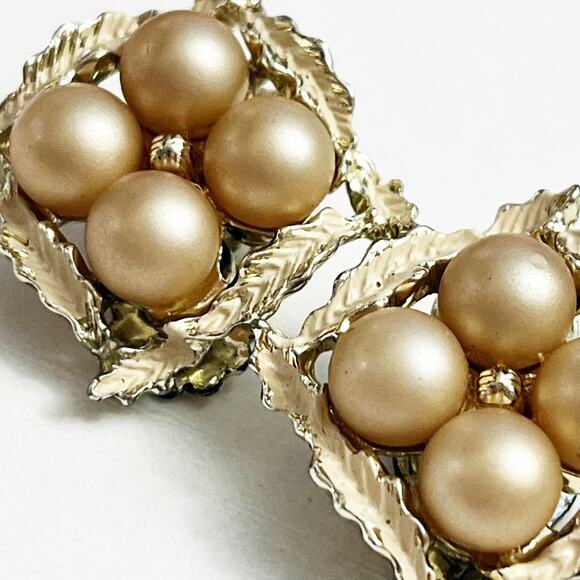 Mid-Century Vintage Faux Pearl Clip Earrings - Picture 3 of 5